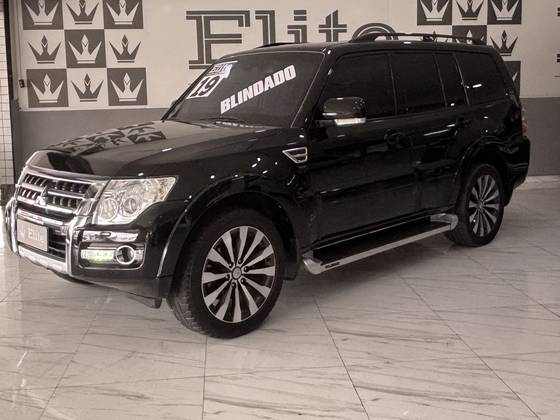 MITSUBISHI PAJERO FULL 3.2 HPE 4X4 16V TURBO INTERCOOLER DIESEL 4P AUTOMÁTICO MITSUBISHI PAJERO FULL 3.2 HPE 4X4 16V TURBO INTERCOOLER DIESEL 4P AUTOMÁTICO